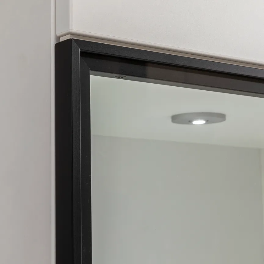 Vitrine* detail