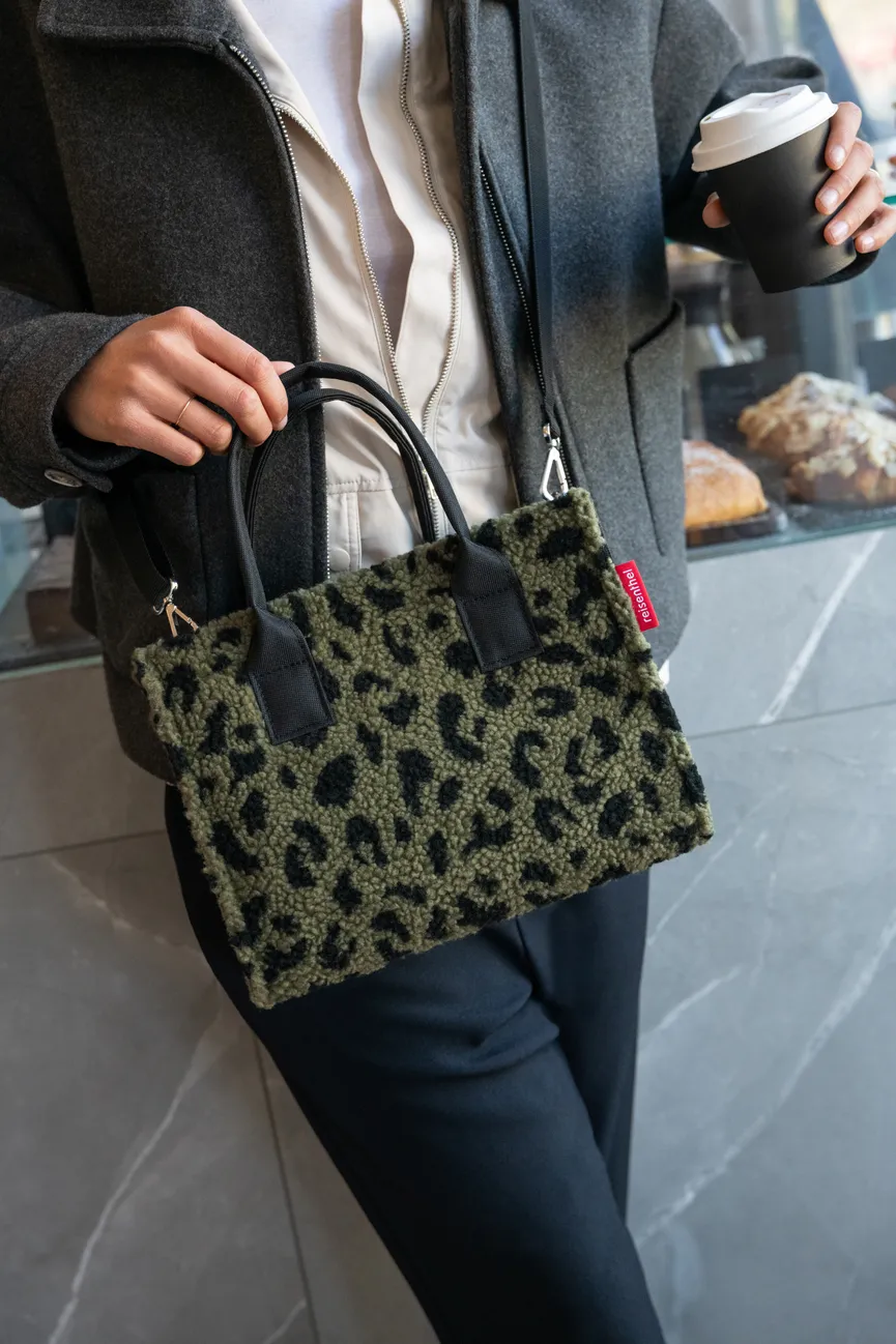Daily Shopper milieu