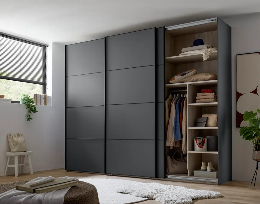 Schwebetürenschrank 3-trg. detail