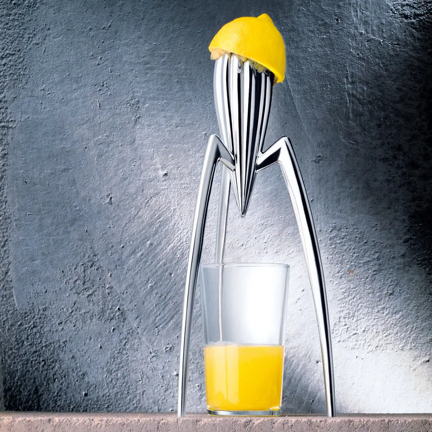 Zitronenpresse "Juicy Salif" milieu
