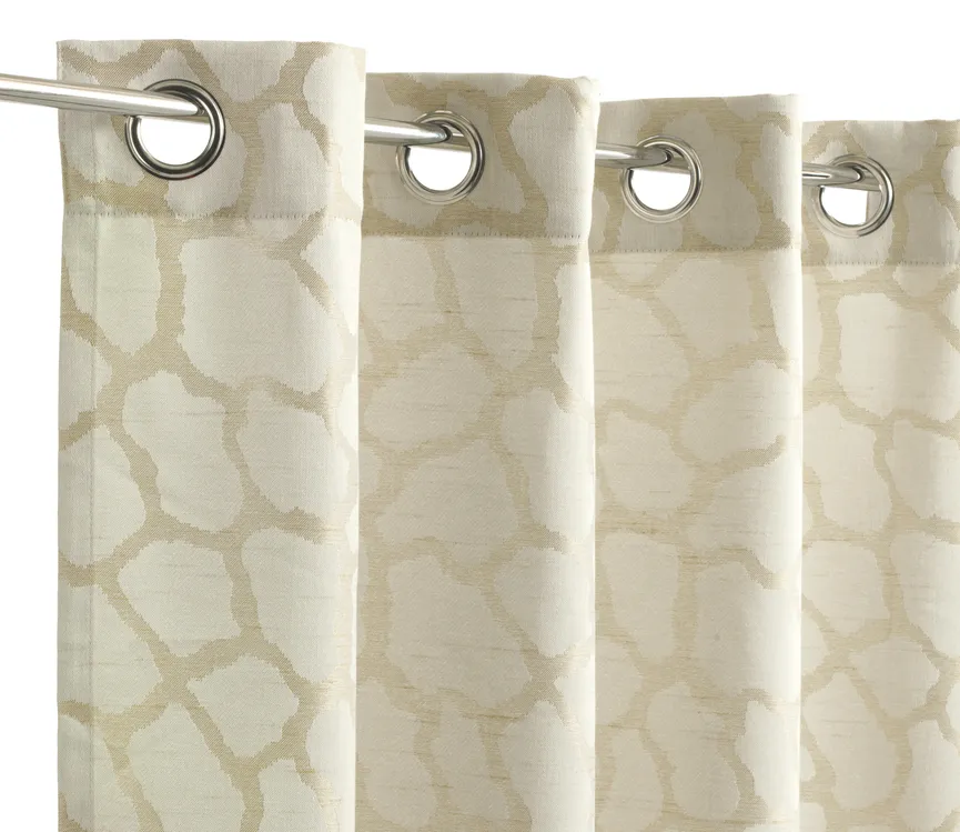 Ösenschal SW-Giraffe detail