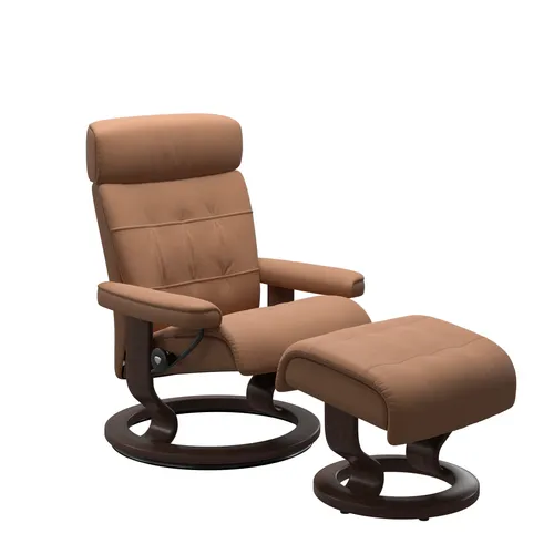 Sessel mit Hocker