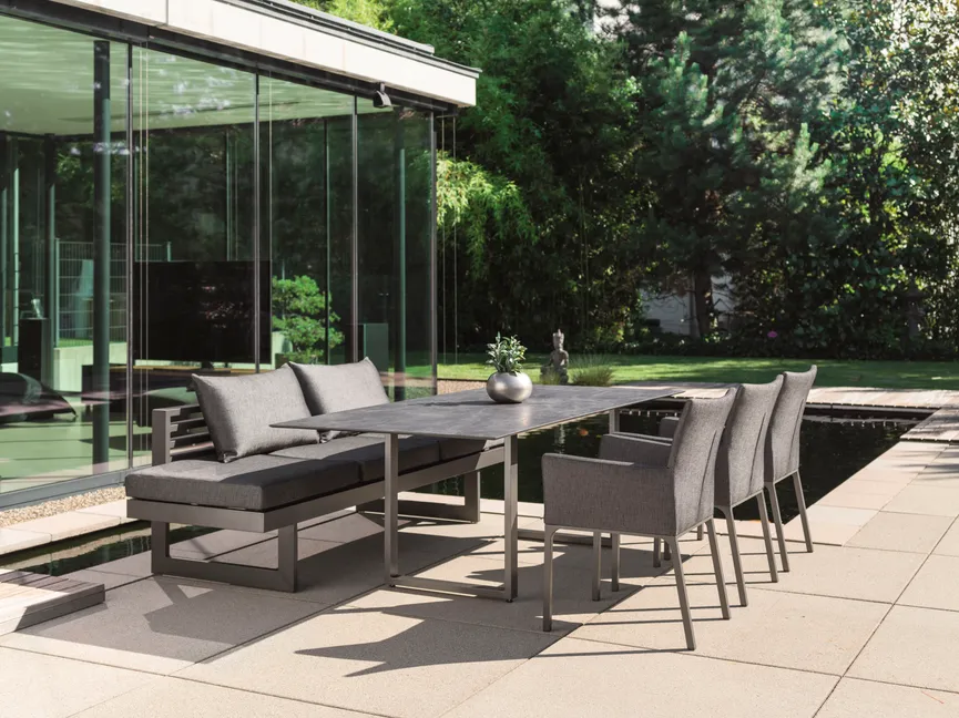 Dining Bank/Liege detail