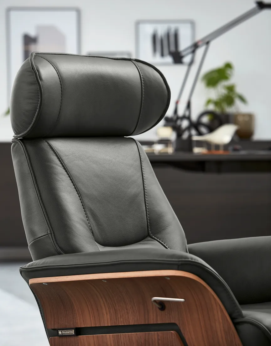 Relaxsessel Fuß schwarz detail
