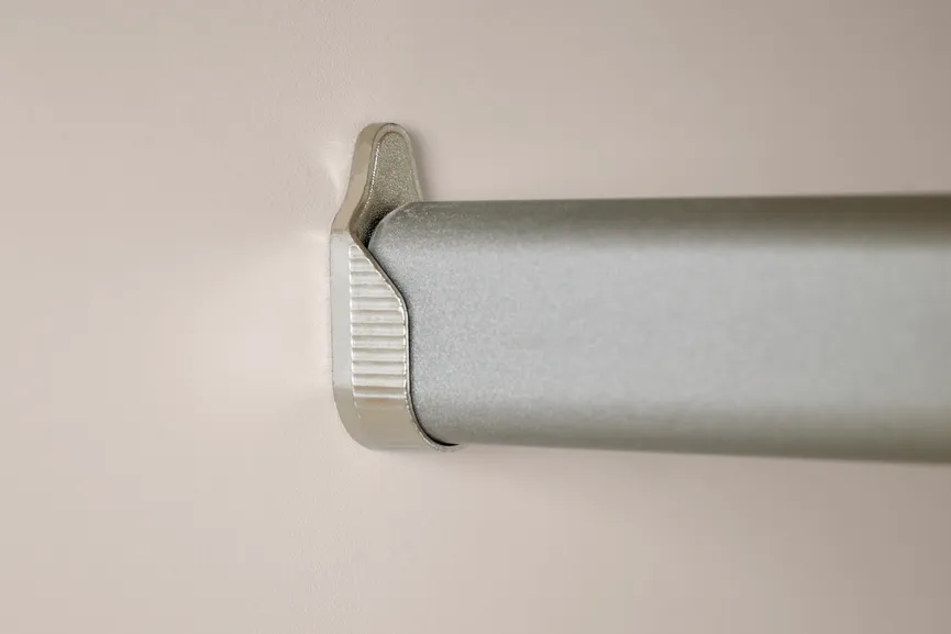 Kleiderschrank 3-trg. detail