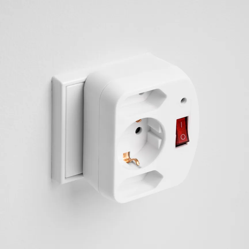 2+1 Adapter mit Schalter weiss detail
