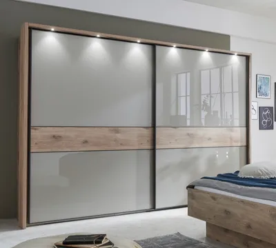 Schwebetürenschrank
