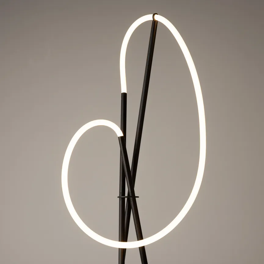 LED-Stehleuchte "Crochet" milieu