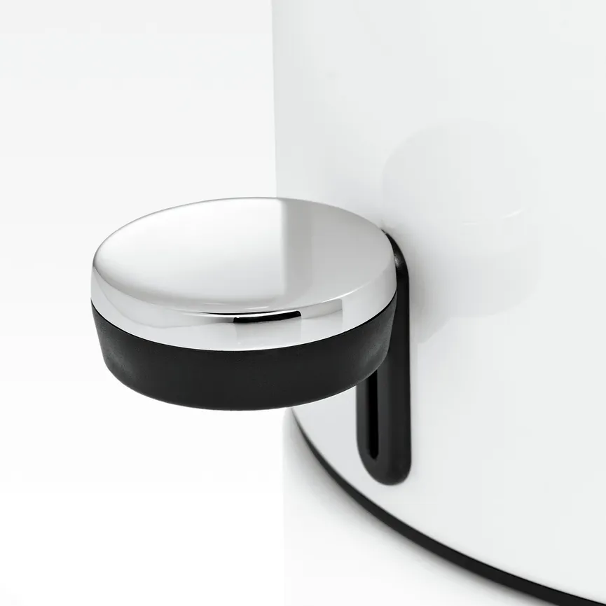 JOOP! CHROMELINE Pedaleimer detail