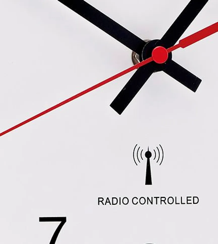 Funk-Wanduhr "Clear Line" detail