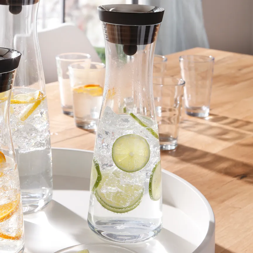 Wasserkaraffe 1,5 l schwarz milieu