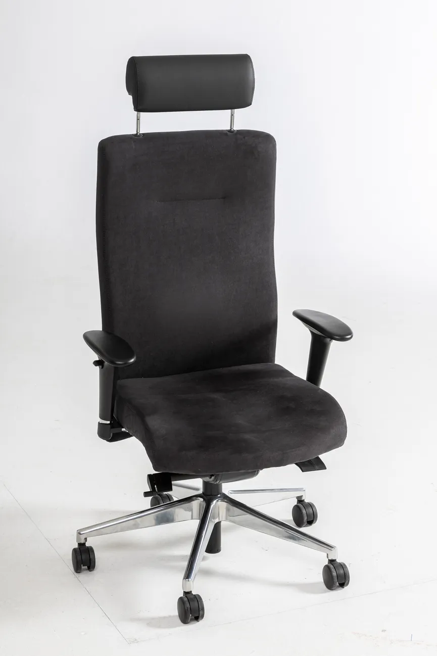 Chefsessel m.Kopfstütze Led.op detail