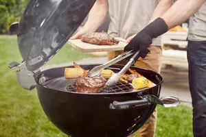Holzkohlegrill