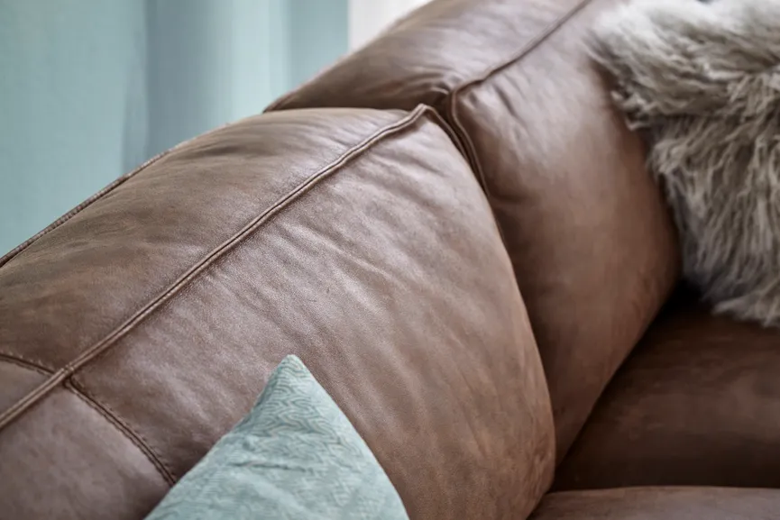 Poga schmal Longchair detail