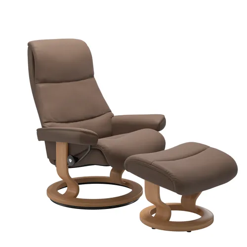 Sessel mit Hocker