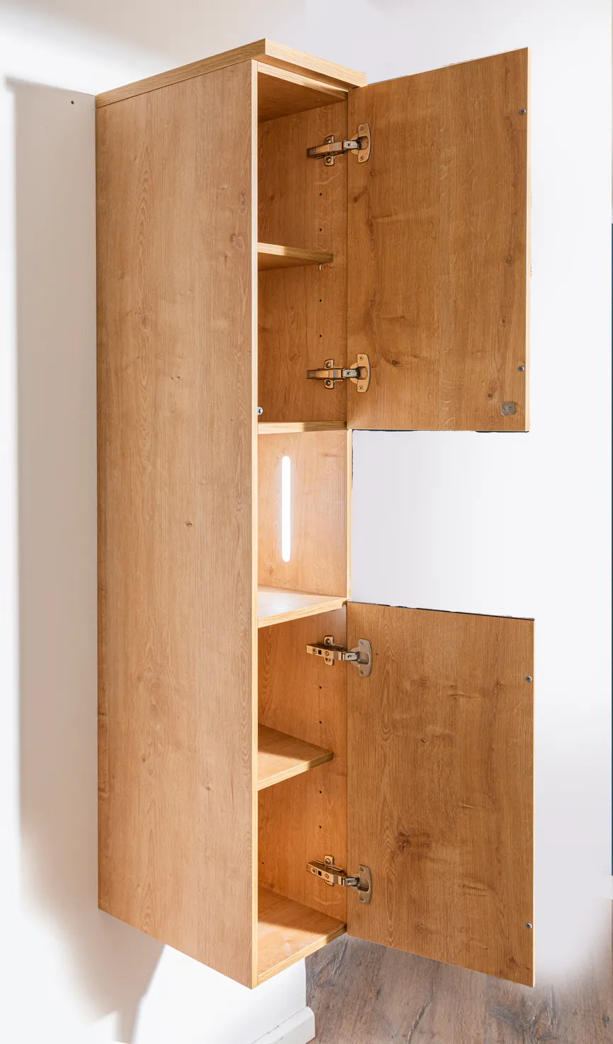 *Mittelschrank detail
