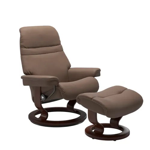 Sessel mit Hocker