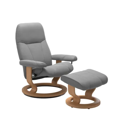 Sessel mit Hocker