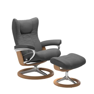 Sessel mit Hocker