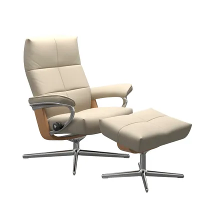 Sessel mit Hocker