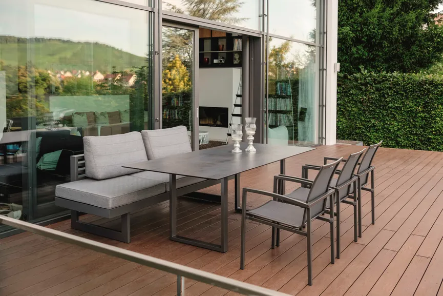 Dining Bank/Liege detail