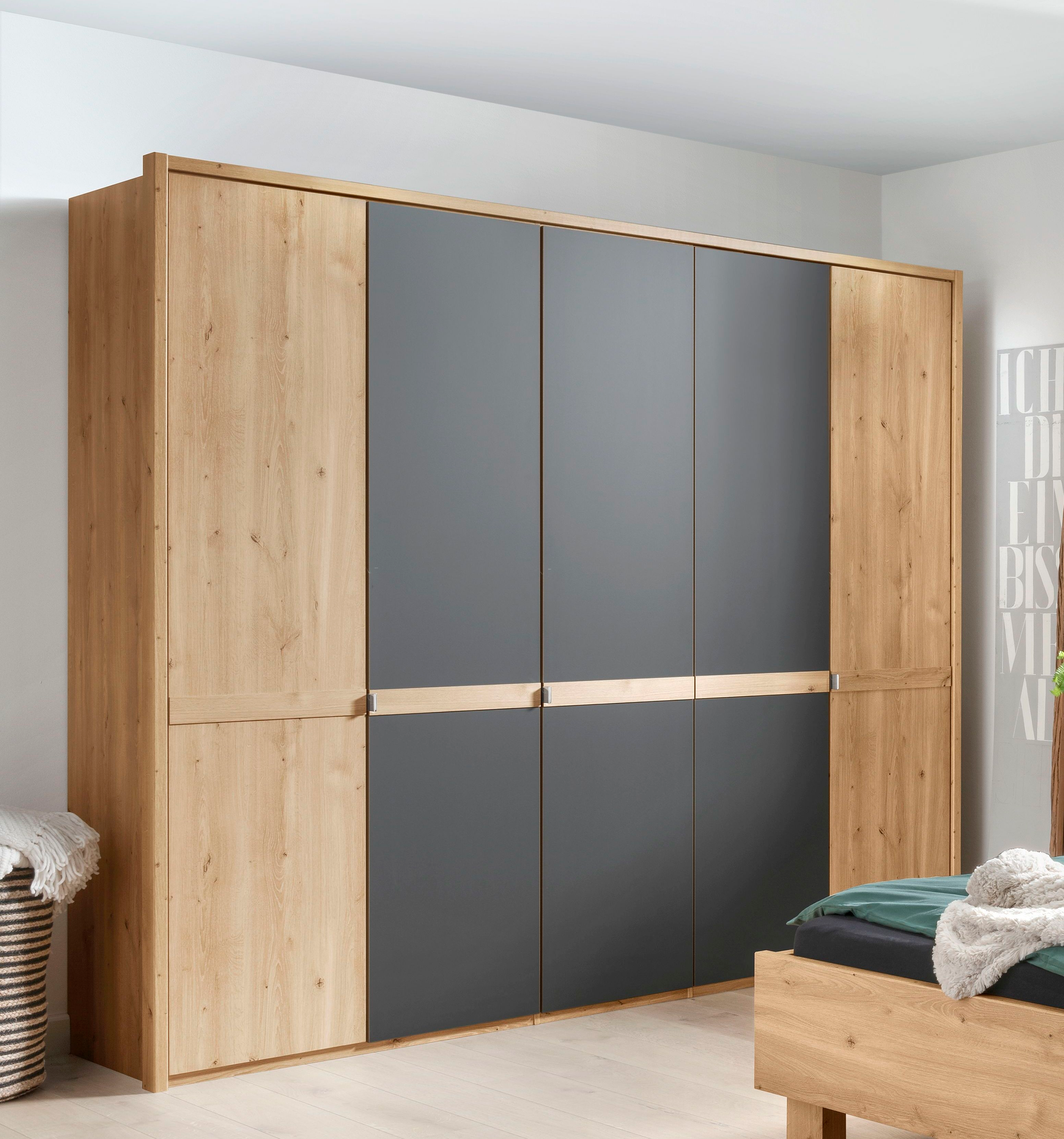 Kleiderschrank