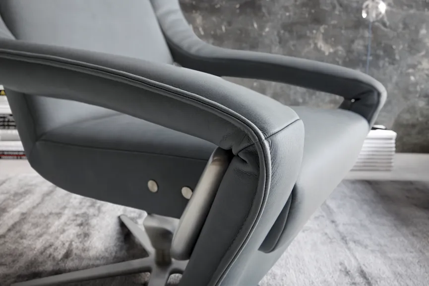 Sessel Yoko-4 DK nickel detail