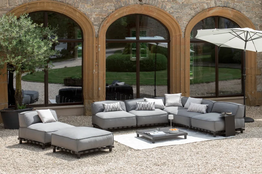 ** Hocker & Recamiere mid grey detail