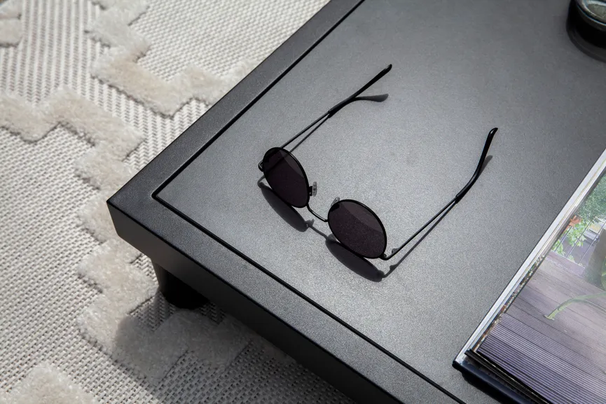 ** Keramik Tisch 85x85 midgrey detail