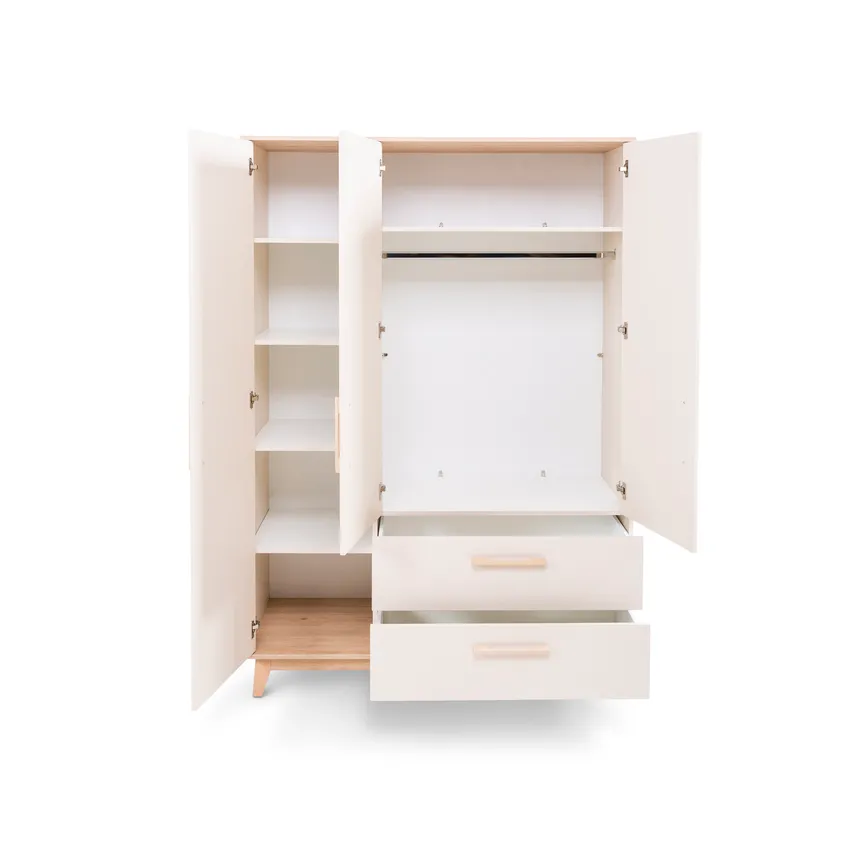 Kleiderschrank 3-trg. detail