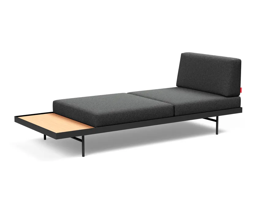 Sofa mit Eichetisch detail
