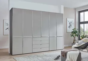 Kleiderschrank