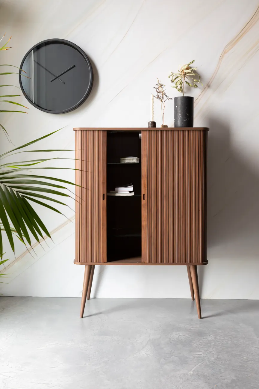 Highboard milieu