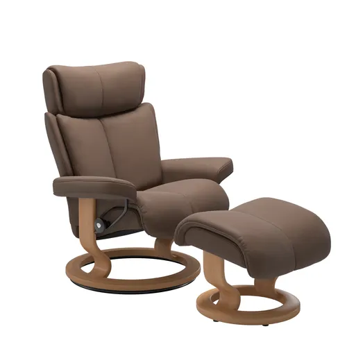 Sessel mit Hocker
