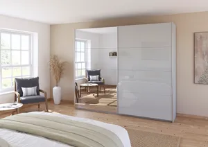Schwebetürenschrank