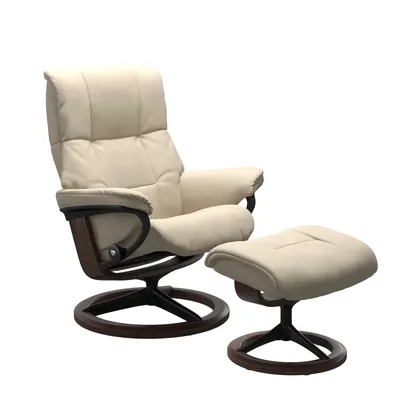 Sessel mit Hocker