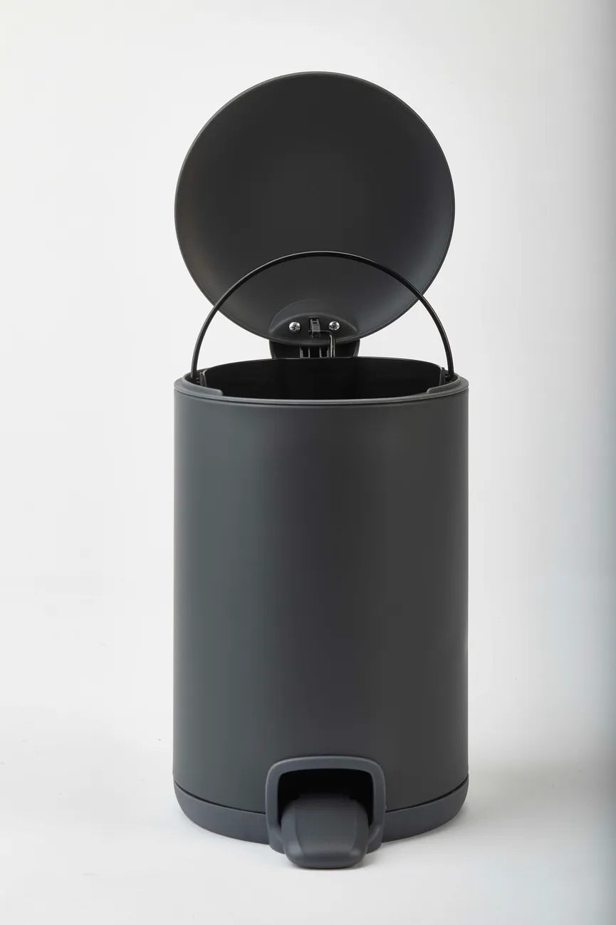 Tretabfalleimer Kaz 3L dark detail