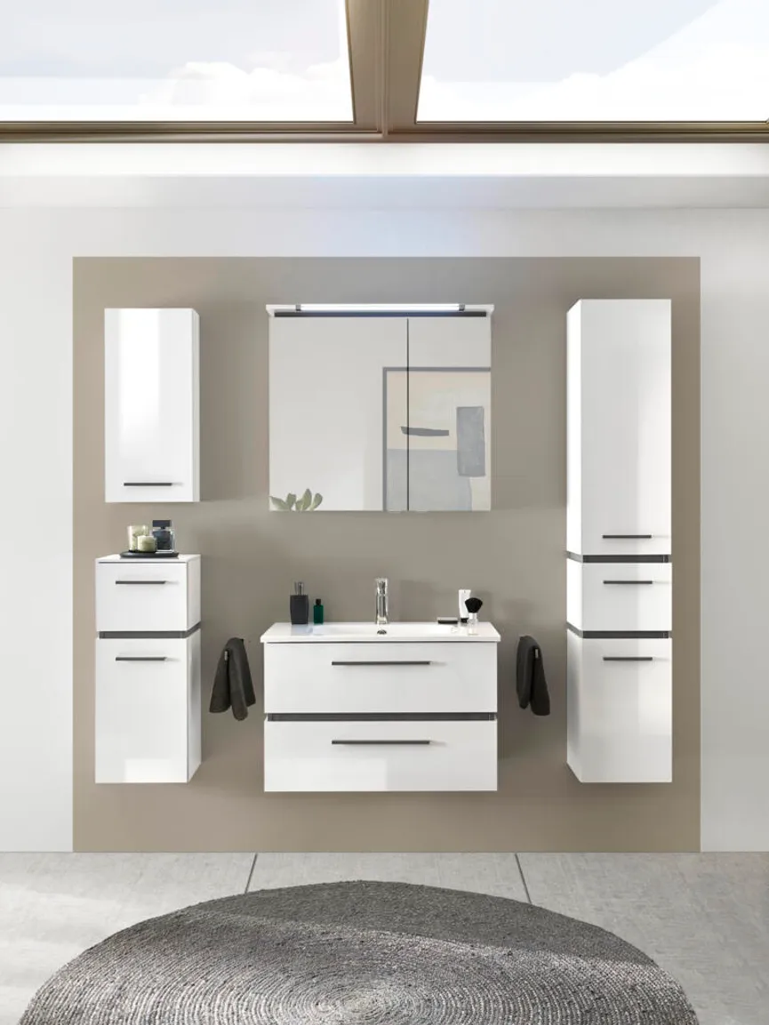 *Hochschrank milieu