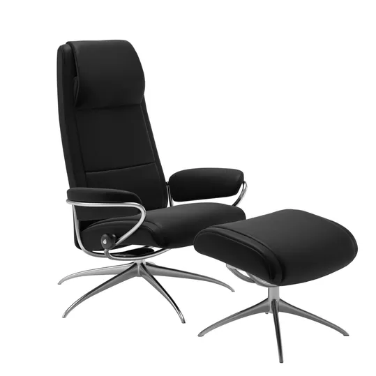 Sessel mit Hocker