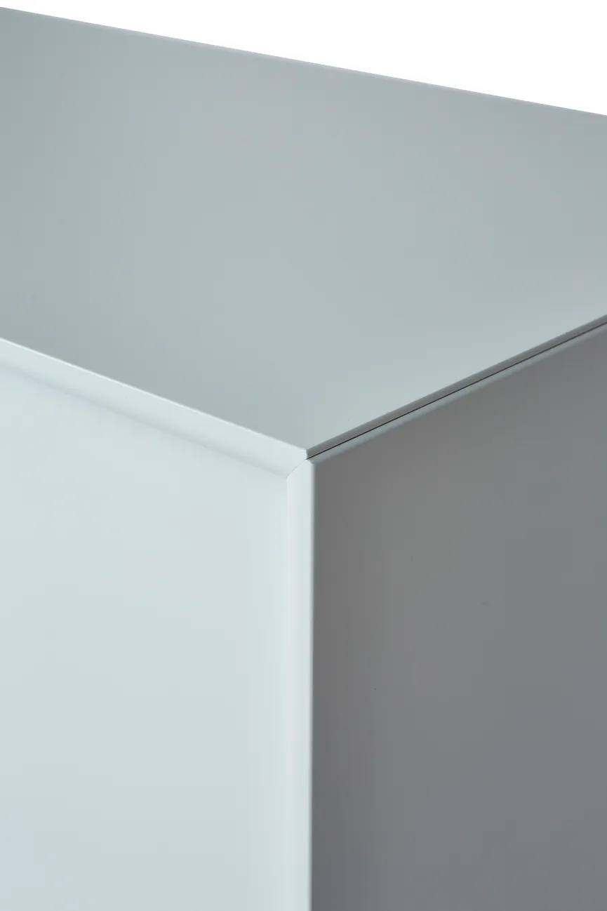 Lowboard detail