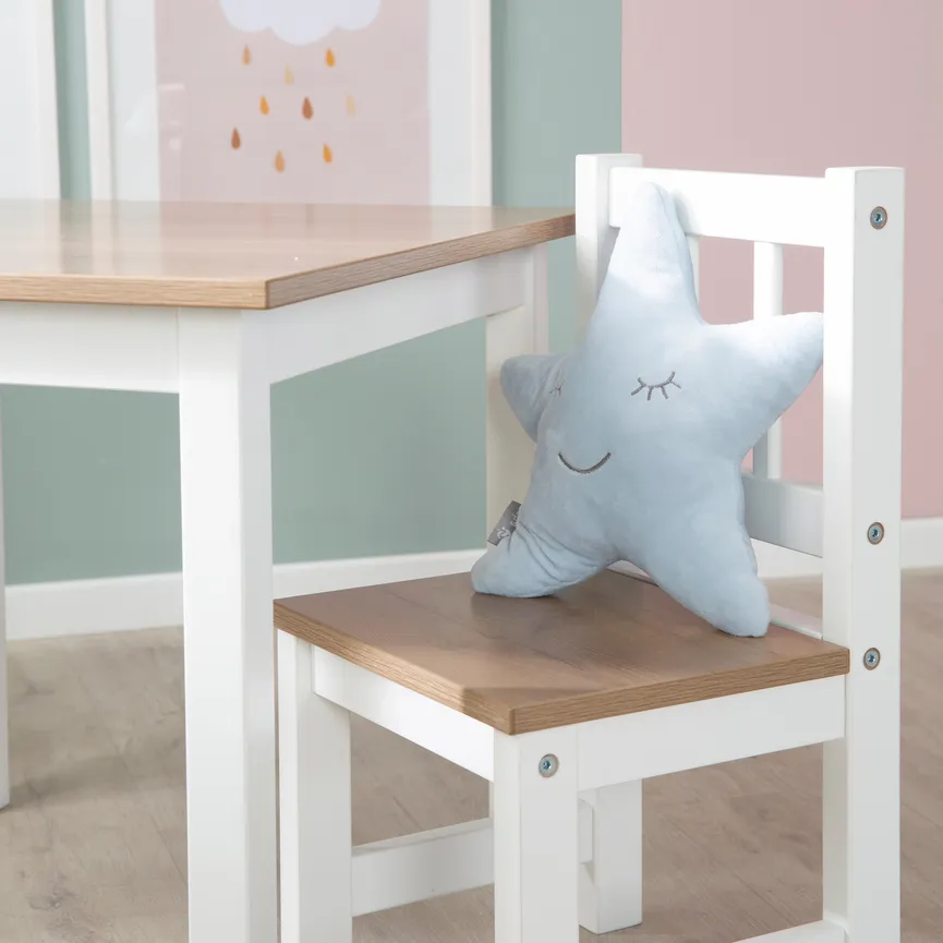 Kindersitzgruppe weiß/natur detail