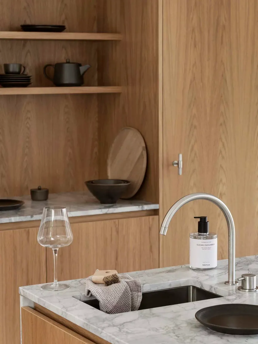 Tablett "Peasy" black L milieu