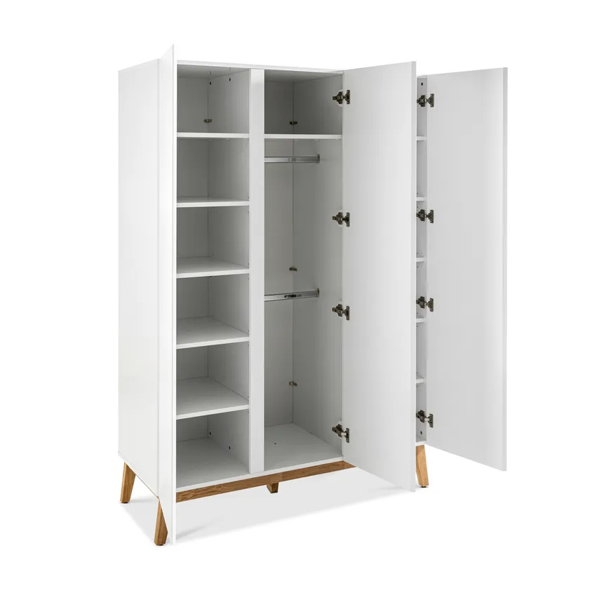 Kleiderschrank 3-trg. detail