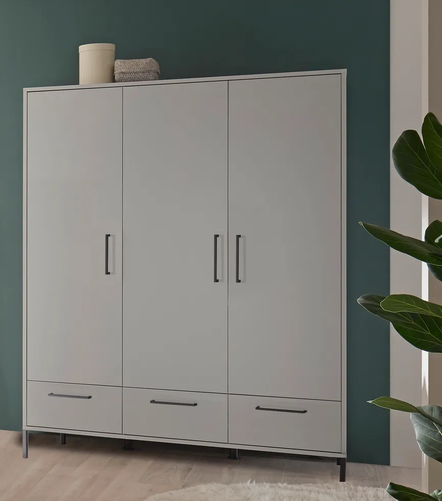 Kleiderschrank 3-trg. detail