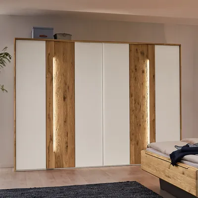 Kleiderschrank