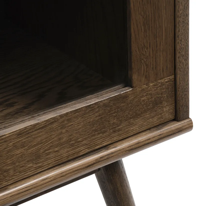 Vitrine detail
