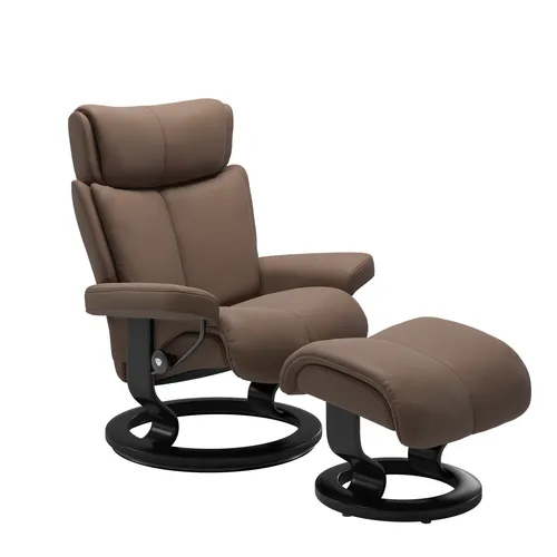Sessel mit Hocker