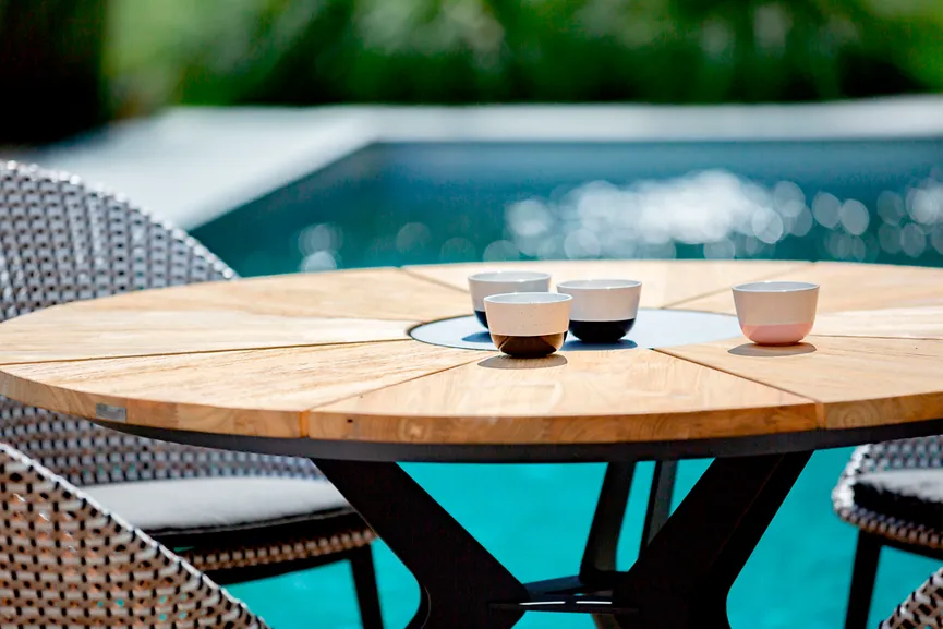 Tisch massiv Ø 140 detail