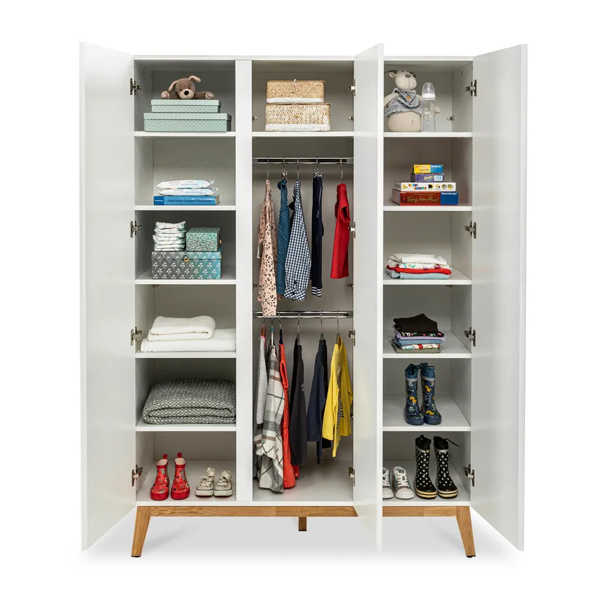 Kleiderschrank 3-trg. detail