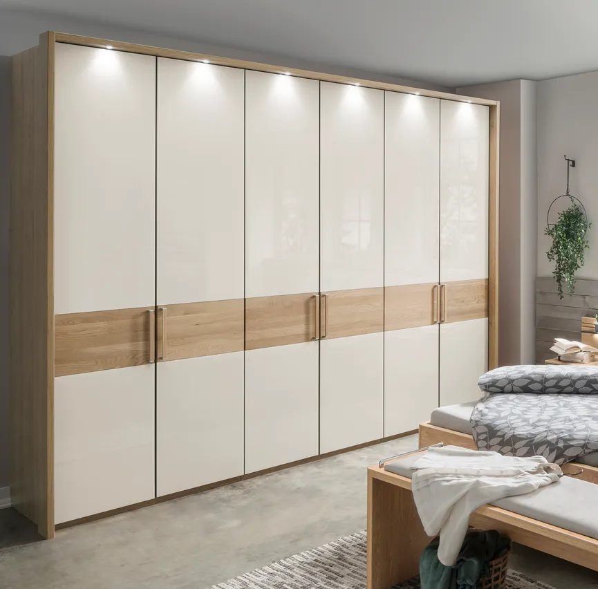 Drehtürenschrank 6-trg. hauptaufnahme